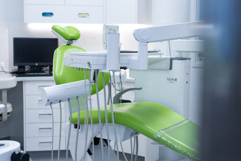 in-chair teeth whitening in Geelong