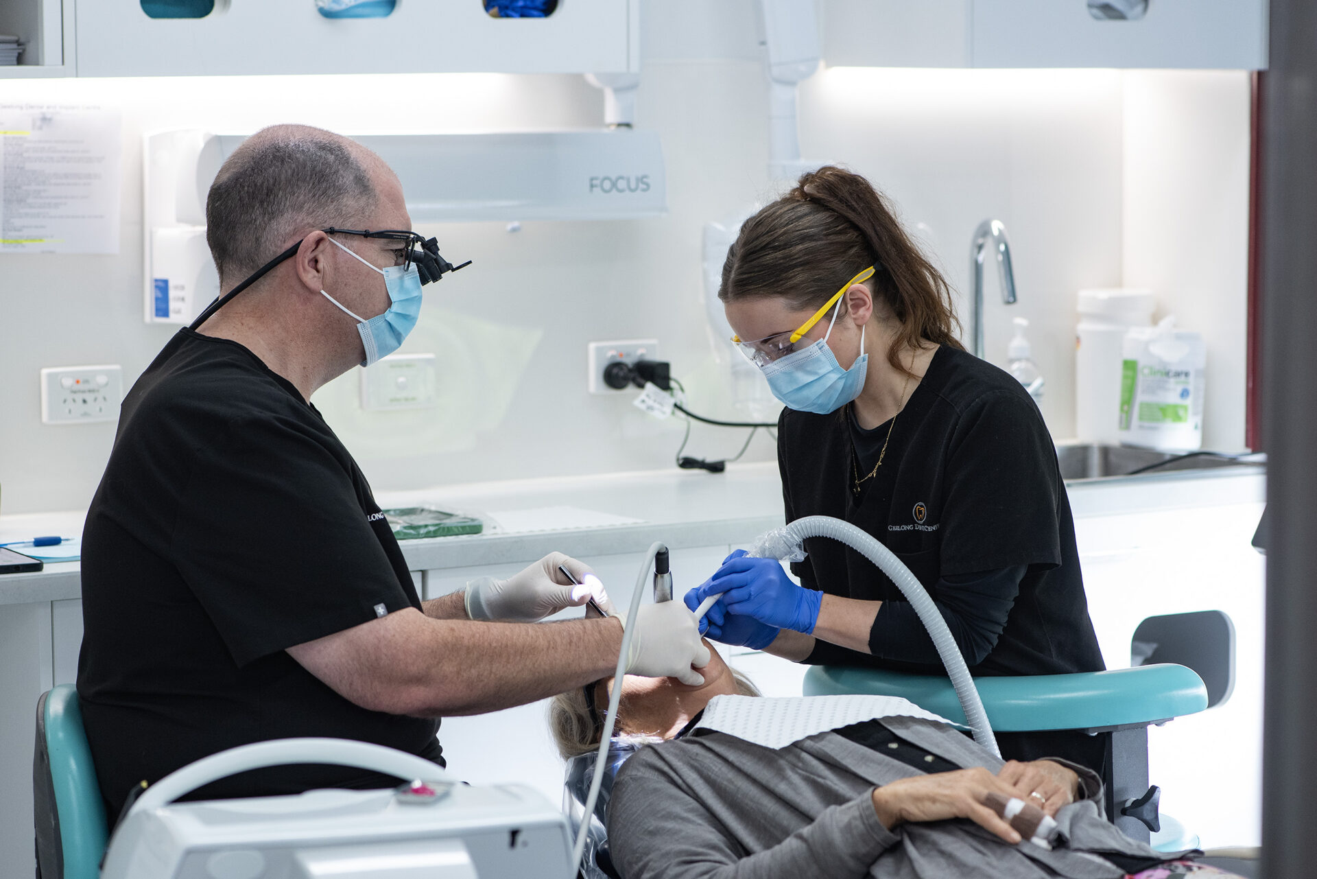 teeth cleaning in geelong with a geelong dentist at Geelong Dental Centre